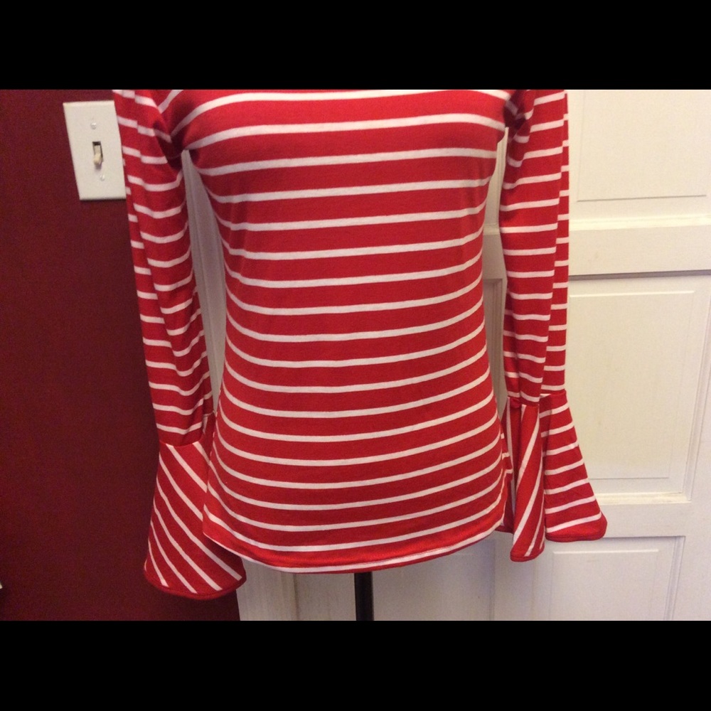 ❤️5 Star 🌟 Red striped bell sleeve top❤️ - Picture 6 of 8